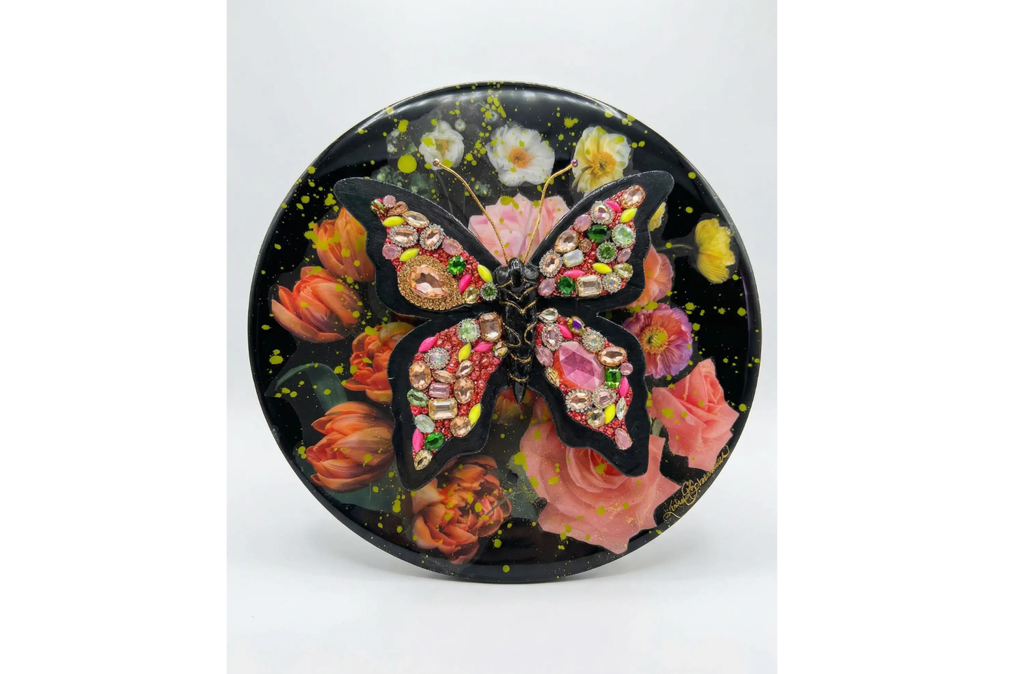 Peach round (The Jeweled Butterfly Collection)